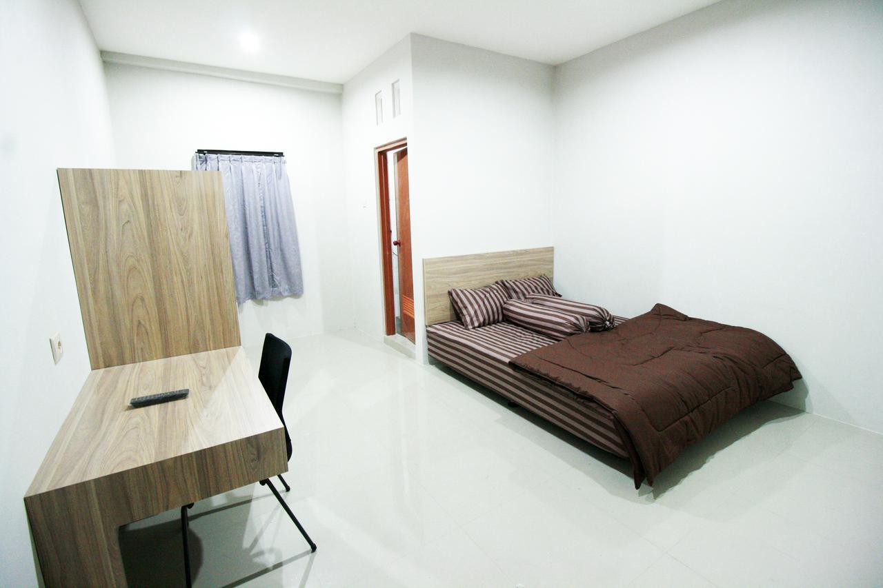 Dparagon Medokan Ayu Hotel สุราบายา ภายนอก รูปภาพ